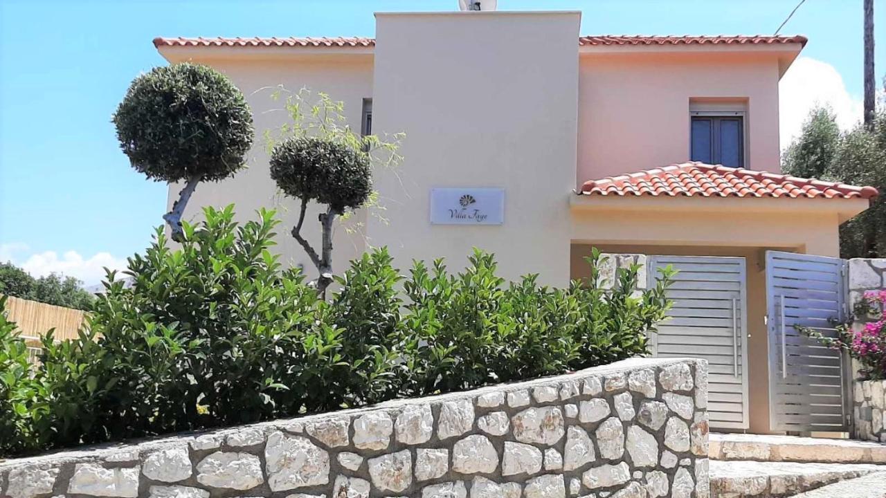 Amarianos Villas Agia Efimia Exterior photo